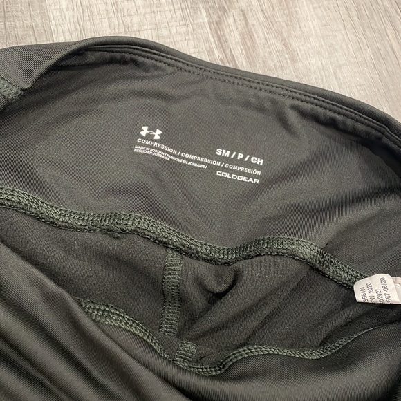 UNDER ARMOUR - CAMO LEGGINGS - POCKETS - SMALL - Picture 3 of 4